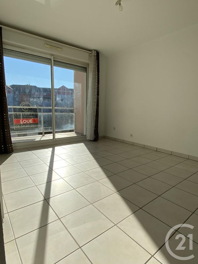 Appartement T2 &agrave; louer - 2 pi&egrave;ces - 30,70 m2 - Pau - 64 - AQUITAINE