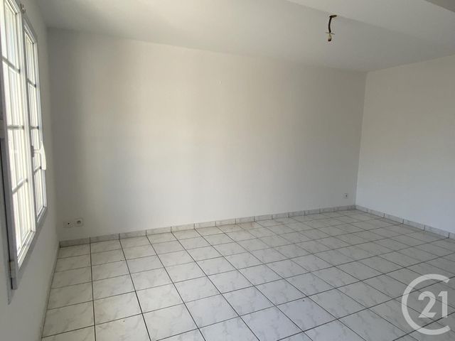 Appartement T2 &agrave; louer - 2 pi&egrave;ces - 26,13 m2 - Lescar - 64 - AQUITAINE