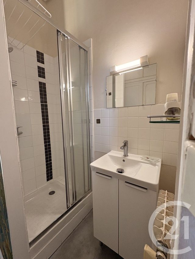 Appartement T1 &agrave; louer - 1 pi&egrave;ce - 25,83 m2 - Pau - 64 - AQUITAINE
