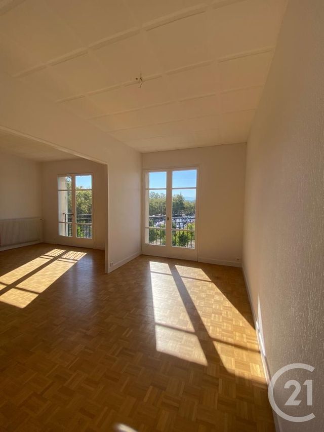 Appartement T4 &agrave; louer - 4 pi&egrave;ces - 84,95 m2 - Pau - 64 - AQUITAINE