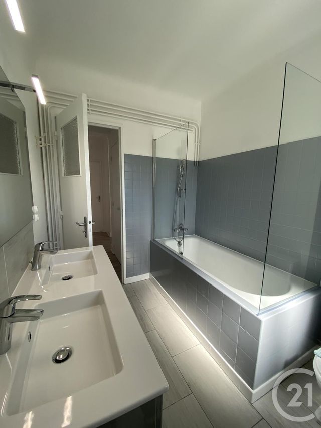 Appartement T4 &agrave; louer - 4 pi&egrave;ces - 103,26 m2 - Pau - 64 - AQUITAINE