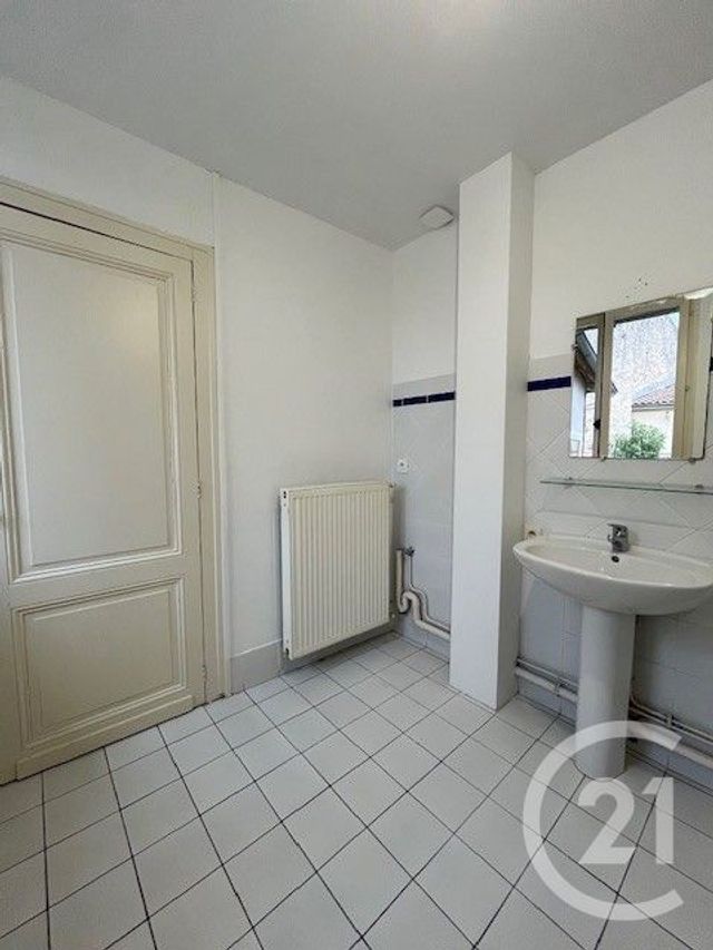 Maison &agrave; louer - 4 pi&egrave;ces - 93,11 m2 - La Reole - 33 - AQUITAINE