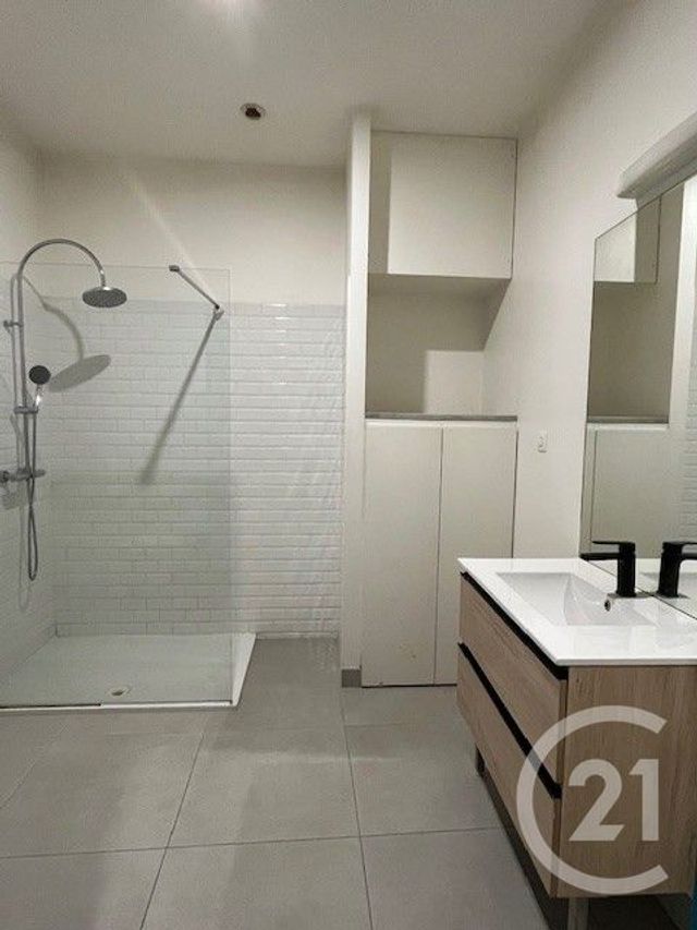 Appartement T2 à louer - 2 pièces - 42,60 m2 - La Reole - 33 - AQUITAINE