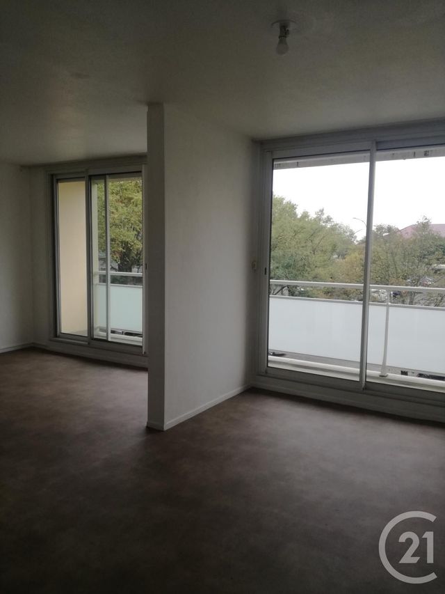 Appartement F4 &agrave; louer - 4 pi&egrave;ces - 77,34 m2 - Cenon - 33 - AQUITAINE