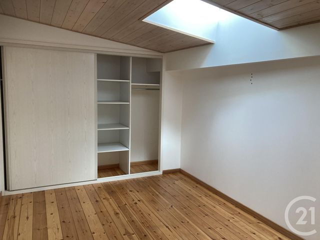 Appartement T4 &agrave; louer - 4 pi&egrave;ces - 72,56 m2 - Langon - 33 - AQUITAINE