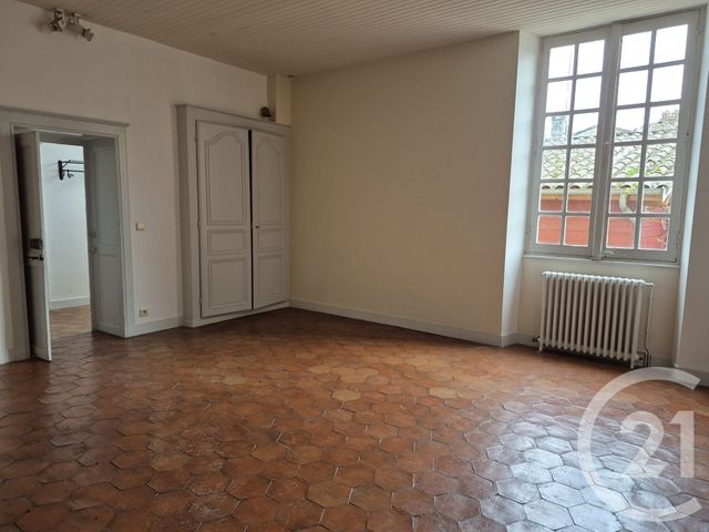 Maison &agrave; louer - 6 pi&egrave;ces - 226,30 m2 - Castets Et Castillon - 33 - AQUITAINE