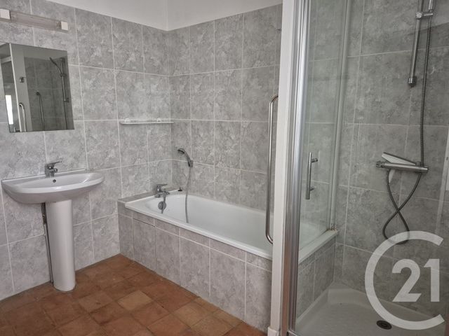 Maison &agrave; louer - 6 pi&egrave;ces - 226,30 m2 - Castets Et Castillon - 33 - AQUITAINE