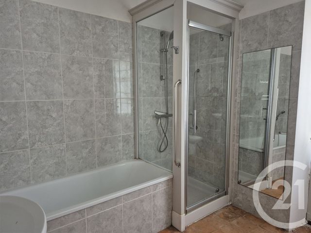 Maison &agrave; louer - 6 pi&egrave;ces - 226,30 m2 - Castets Et Castillon - 33 - AQUITAINE