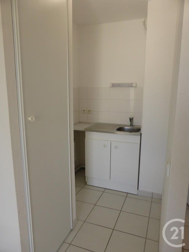 Appartement T2 &agrave; louer - 2 pi&egrave;ces - 33,10 m2 - La Reole - 33 - AQUITAINE