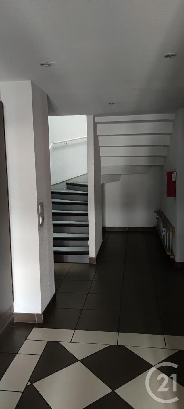 Appartement T2 &agrave; louer - 2 pi&egrave;ces - 33,10 m2 - La Reole - 33 - AQUITAINE