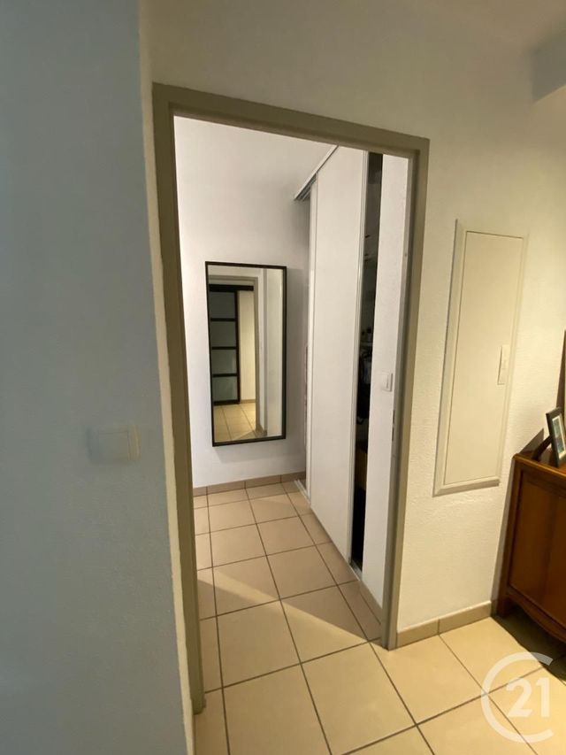 Appartement T3 &agrave; louer - 3 pi&egrave;ces - 64,28 m2 - Gironde Sur Dropt - 33 - AQUITAINE