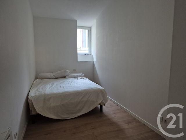 Appartement &agrave; louer - 2 pi&egrave;ces - 38 m2 - La Reole - 33 - AQUITAINE
