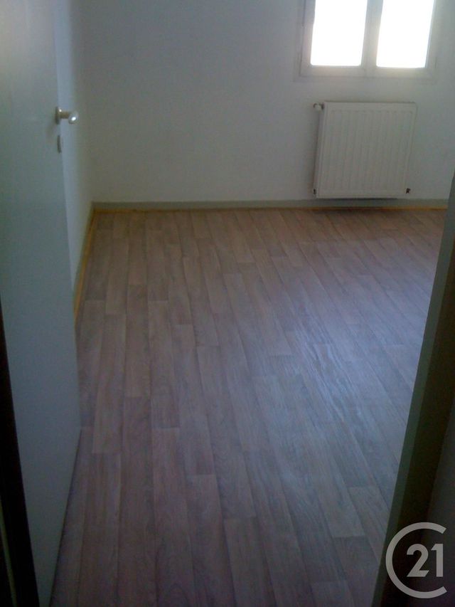 Appartement F3 &agrave; louer - 3 pi&egrave;ces - 69,13 m2 - Captieux - 33 - AQUITAINE