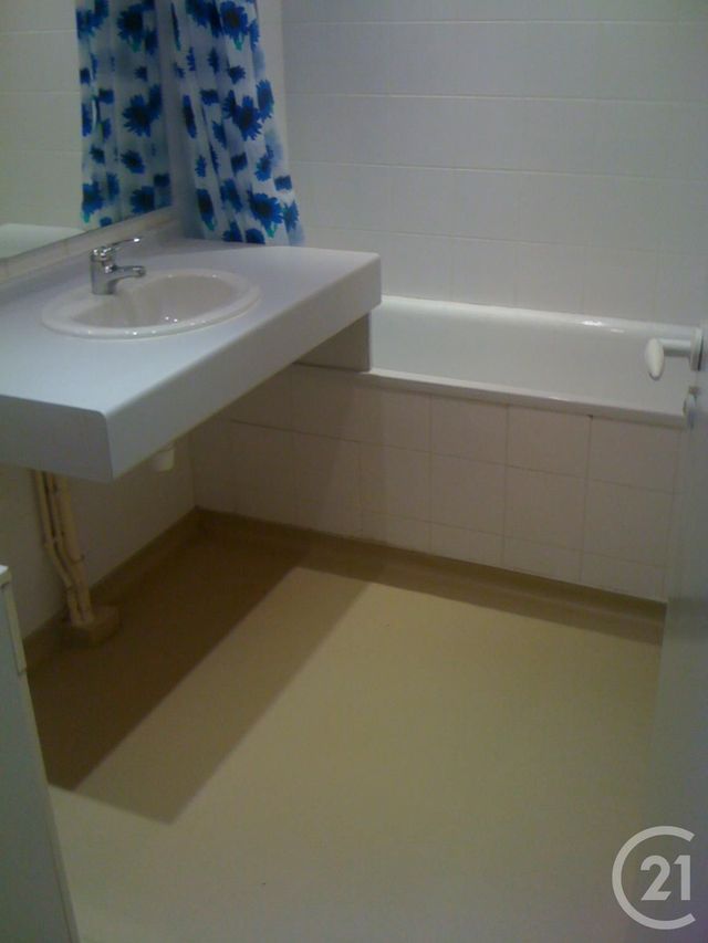 Appartement F3 &agrave; louer - 3 pi&egrave;ces - 69,13 m2 - Captieux - 33 - AQUITAINE