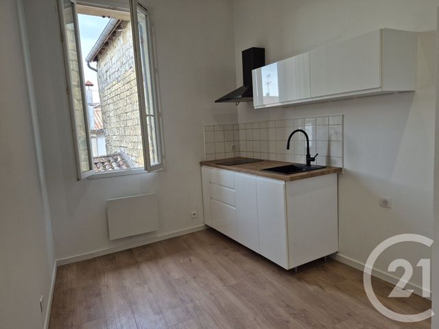 Appartement T1 &agrave; louer - 2 pi&egrave;ces - 26 m2 - La Reole - 33 - AQUITAINE