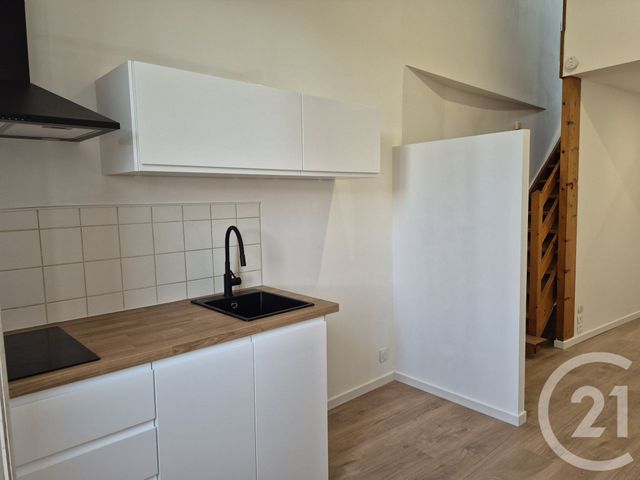 Appartement T1 &agrave; louer - 2 pi&egrave;ces - 26 m2 - La Reole - 33 - AQUITAINE