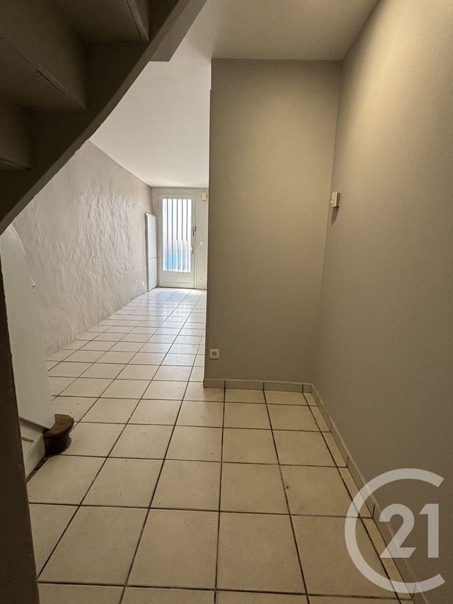 Maison &agrave; louer - 4 pi&egrave;ces - 107,61 m2 - La Reole - 33 - AQUITAINE