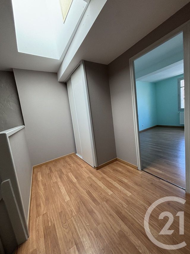 Maison &agrave; louer - 4 pi&egrave;ces - 107,61 m2 - La Reole - 33 - AQUITAINE