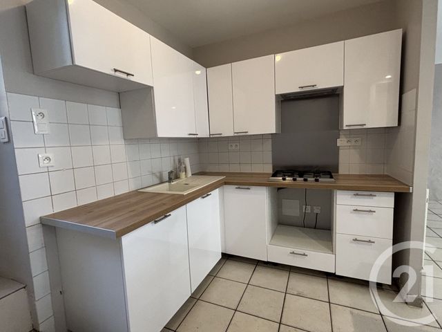 Maison &agrave; louer - 4 pi&egrave;ces - 107,61 m2 - La Reole - 33 - AQUITAINE