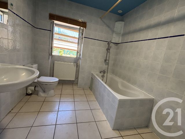 Maison &agrave; louer - 4 pi&egrave;ces - 107,61 m2 - La Reole - 33 - AQUITAINE