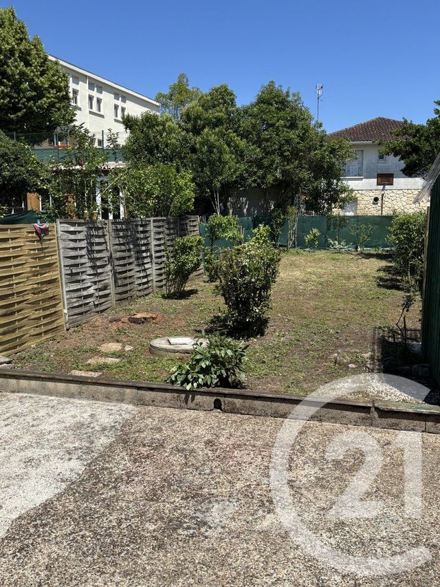 Maison &agrave; louer - 4 pi&egrave;ces - 107,61 m2 - La Reole - 33 - AQUITAINE