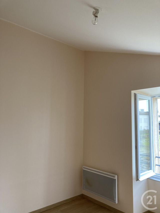 Maison &agrave; louer - 4 pi&egrave;ces - 106,89 m2 - St Martial - 33 - AQUITAINE