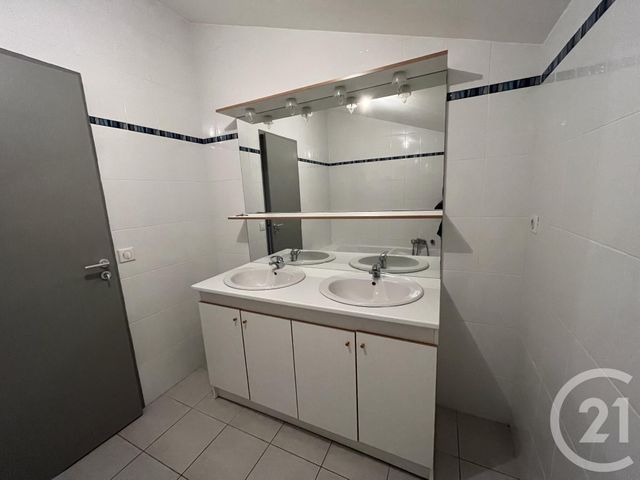 Maison &agrave; louer - 4 pi&egrave;ces - 106,89 m2 - St Martial - 33 - AQUITAINE