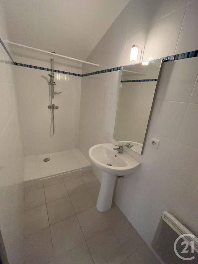 Maison &agrave; louer - 4 pi&egrave;ces - 106,89 m2 - St Martial - 33 - AQUITAINE