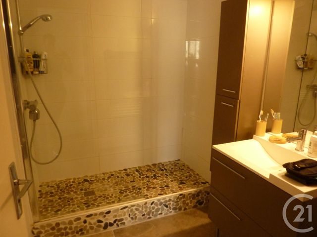 Appartement F3 &agrave; louer - 3 pi&egrave;ces - 75,02 m2 - Bordeaux - 33 - AQUITAINE