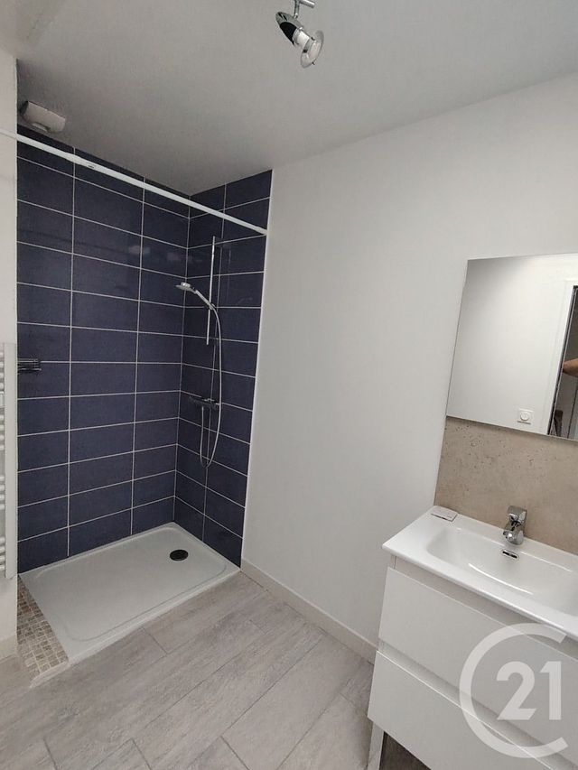 Maison &agrave; louer - 3 pi&egrave;ces - 66 m2 - Preignac - 33 - AQUITAINE