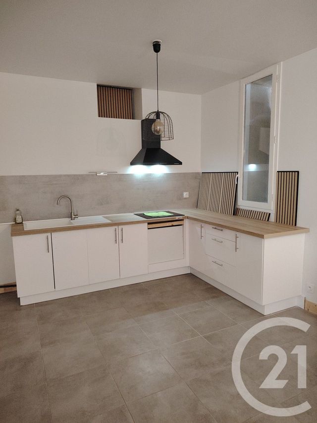 Maison &agrave; louer - 3 pi&egrave;ces - 66 m2 - Preignac - 33 - AQUITAINE