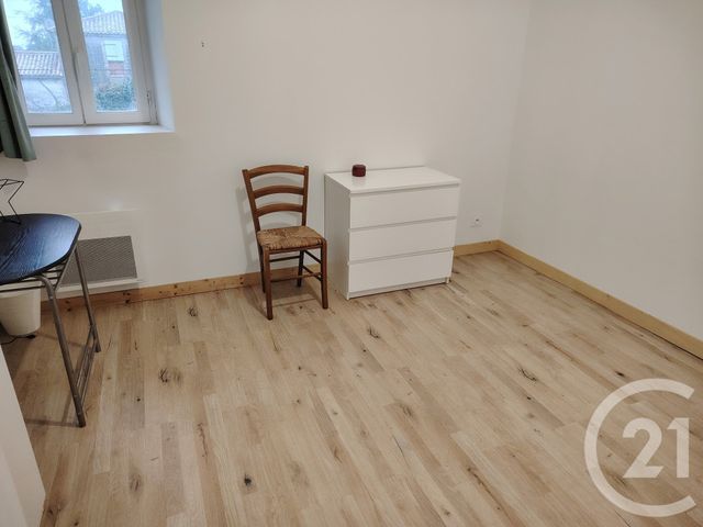 Maison &agrave; louer - 3 pi&egrave;ces - 66 m2 - Preignac - 33 - AQUITAINE