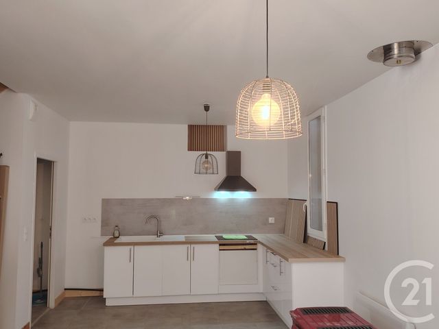 Maison &agrave; louer - 3 pi&egrave;ces - 66 m2 - Preignac - 33 - AQUITAINE