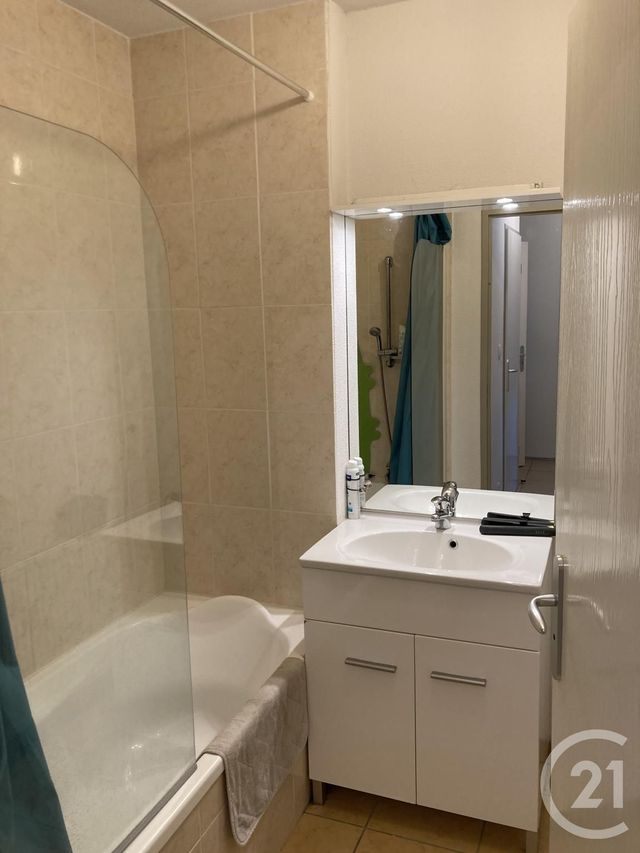 Appartement F3 &agrave; louer - 3 pi&egrave;ces - 64,06 m2 - Gironde Sur Dropt - 33 - AQUITAINE