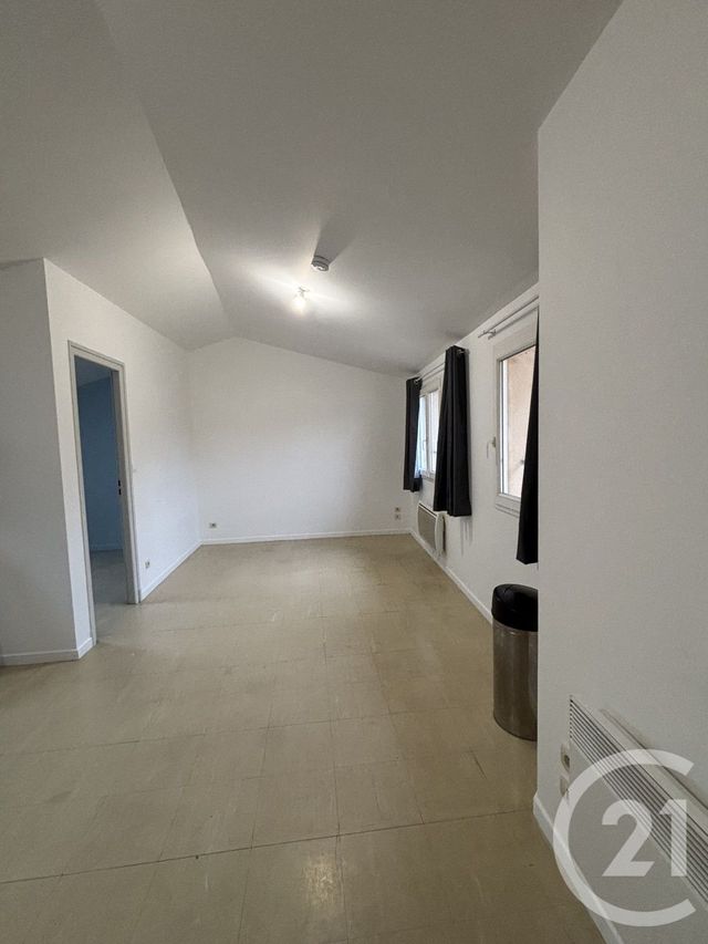 Appartement T2 &agrave; louer - 2 pi&egrave;ces - 39,82 m2 - La Reole - 33 - AQUITAINE