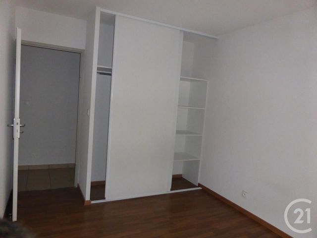 Appartement T3 à vendre - 3 pièces - 60,79 m2 - Gironde Sur Dropt - 33 - AQUITAINE