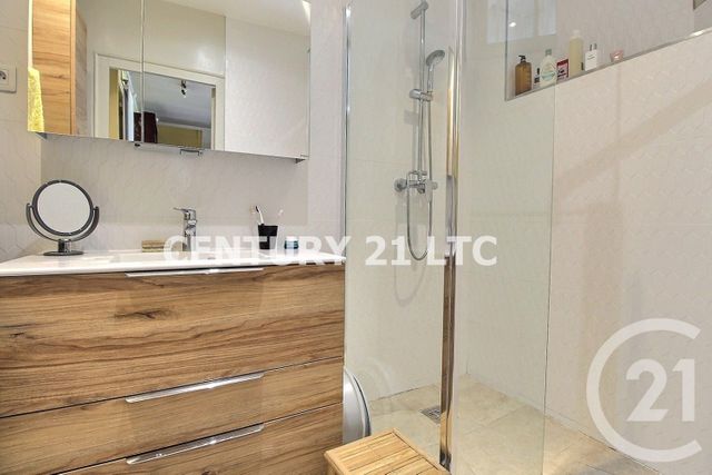 Appartement F4 à vendre - 4 pièces - 80,93 m2 - St Maurice - 94 - ILE-DE-FRANCE