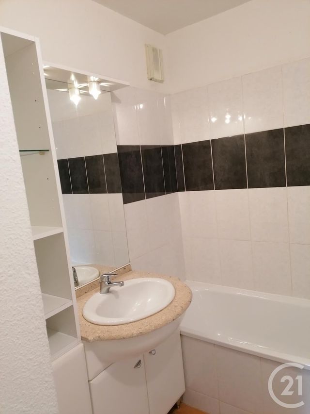 Appartement T2 &agrave; louer - 2 pi&egrave;ces - 35,26 m2 - Gaillac - 81 - MIDI-PYRENEES