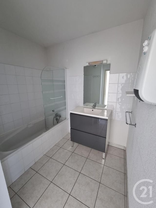 Appartement T2 &agrave; louer - 2 pi&egrave;ces - 65,34 m2 - Gaillac - 81 - MIDI-PYRENEES