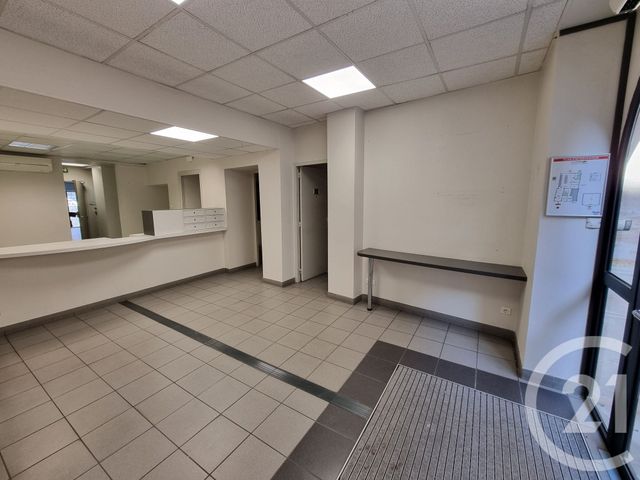 Appartement Local &agrave; louer - 1 pi&egrave;ce - 157,70 m2 - Castelnau De Montmiral - 81 - MIDI-PYRENEES