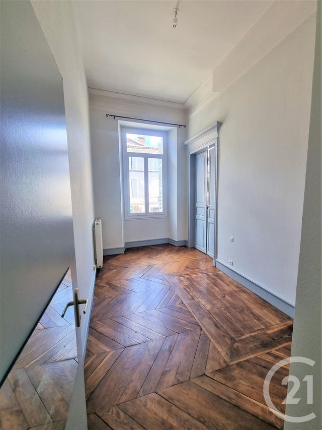 Appartement T3 &agrave; louer - 3 pi&egrave;ces - 86,44 m2 - Gaillac - 81 - MIDI-PYRENEES
