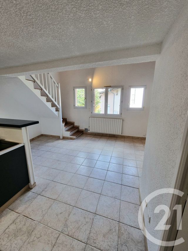 Appartement T3 &agrave; louer - 3 pi&egrave;ces - 69,07 m2 - Gaillac - 81 - MIDI-PYRENEES