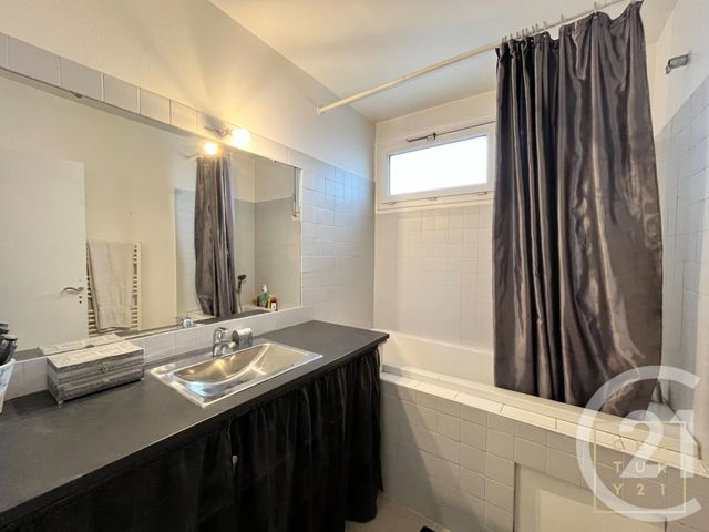 Appartement F3 à vendre - 3 pièces - 73,58 m2 - Noisy Le Grand - 93 - ILE-DE-FRANCE