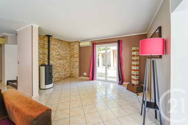 Maison à vendre - 6 pièces - 220,75 m2 - Bussy St Georges - 77 - ILE-DE-FRANCE