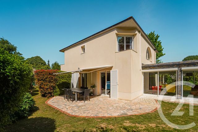 Maison à vendre - 6 pièces - 220,75 m2 - Bussy St Georges - 77 - ILE-DE-FRANCE