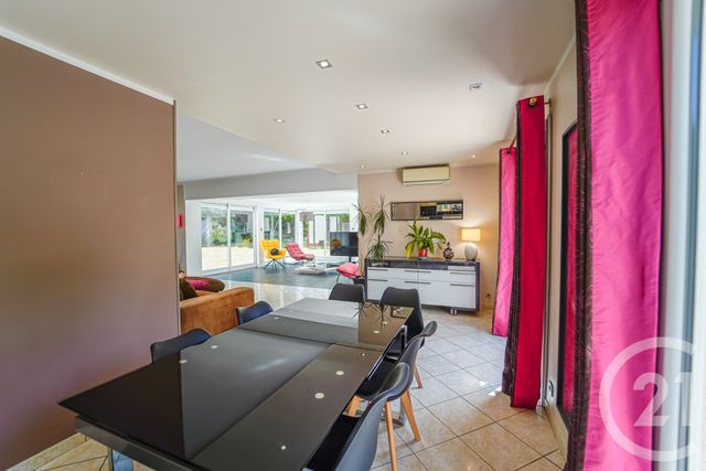 Maison à vendre - 6 pièces - 220,75 m2 - Bussy St Georges - 77 - ILE-DE-FRANCE