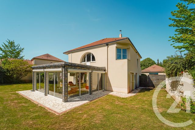 Maison à vendre - 6 pièces - 220,75 m2 - Bussy St Georges - 77 - ILE-DE-FRANCE