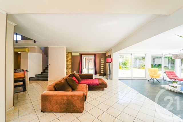 Maison à vendre - 6 pièces - 220,75 m2 - Bussy St Georges - 77 - ILE-DE-FRANCE