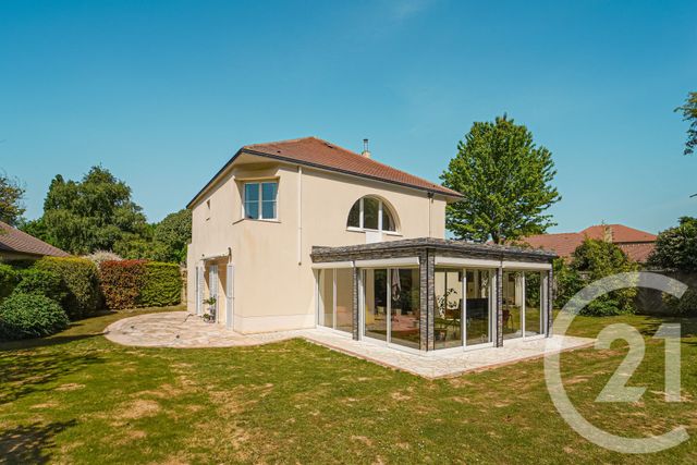 Maison à vendre - 6 pièces - 220,75 m2 - Bussy St Georges - 77 - ILE-DE-FRANCE