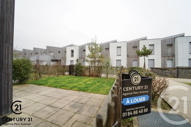 Maison &agrave; louer - 3 pi&egrave;ces - 76,85 m2 - Bussy St Georges - 77 - ILE-DE-FRANCE